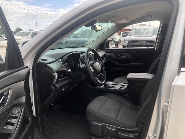 Photo of 2020 Silver Ice Metallic Chevrolet Traverse