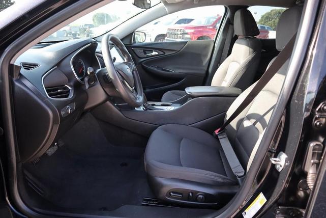 Photo of 2019 Mosaic Black Metallic Chevrolet Malibu
