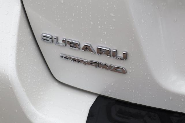Photo of 2017 Crystal White Pearl Subaru Crosstrek