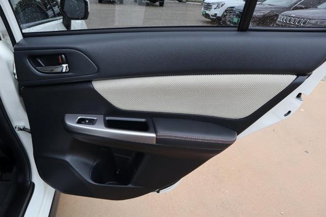 Photo of 2017 Crystal White Pearl Subaru Crosstrek