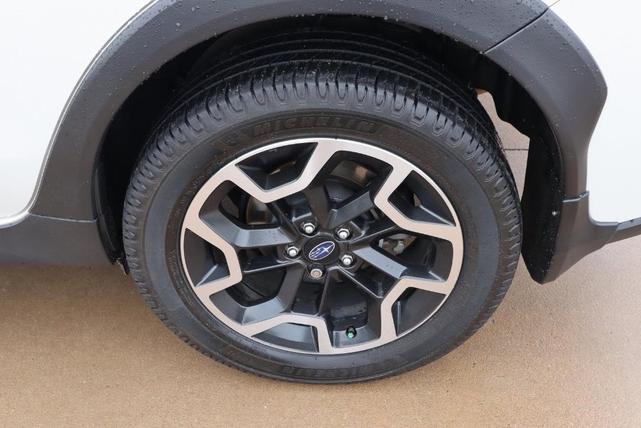Photo of 2017 Crystal White Pearl Subaru Crosstrek
