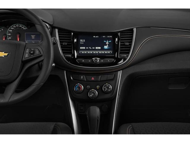 Photo of 2018 Silver Ice Metallic Chevrolet Trax
