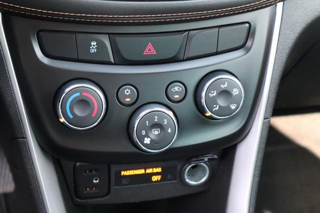 Photo of 2018 Silver Ice Metallic Chevrolet Trax