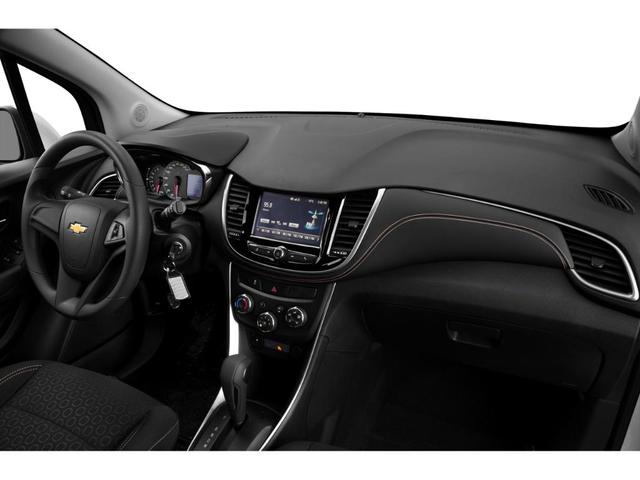 Photo of 2018 Silver Ice Metallic Chevrolet Trax
