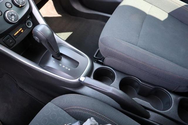 Photo of 2018 Silver Ice Metallic Chevrolet Trax