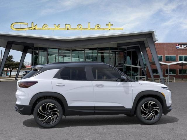 Photo of 2026 Iridescent Pearl Tricoat Chevrolet Trailblazer