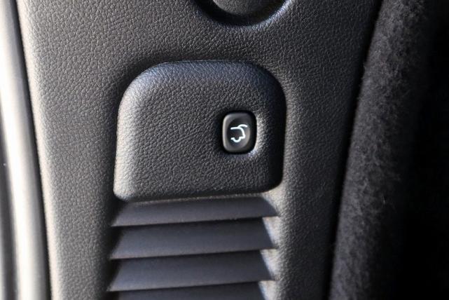 Photo of 2022 DB Black Crystal Clearcoat Dodge Durango