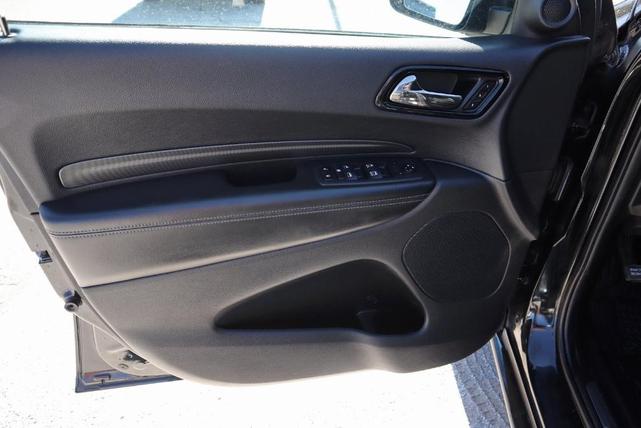 Photo of 2022 DB Black Crystal Clearcoat Dodge Durango