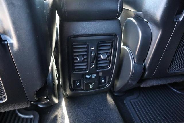 Photo of 2022 DB Black Crystal Clearcoat Dodge Durango