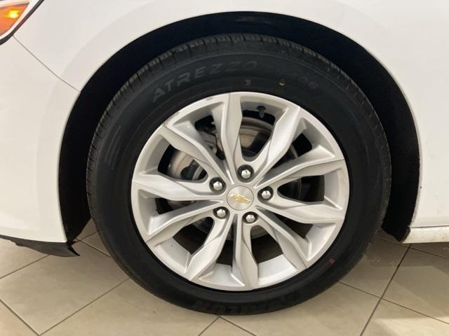 Photo of 2022 Summit White Chevrolet Malibu