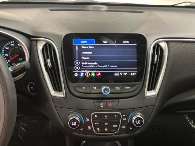 Photo of 2022 Summit White Chevrolet Malibu