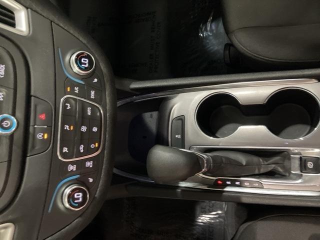 Photo of 2022 Summit White Chevrolet Malibu