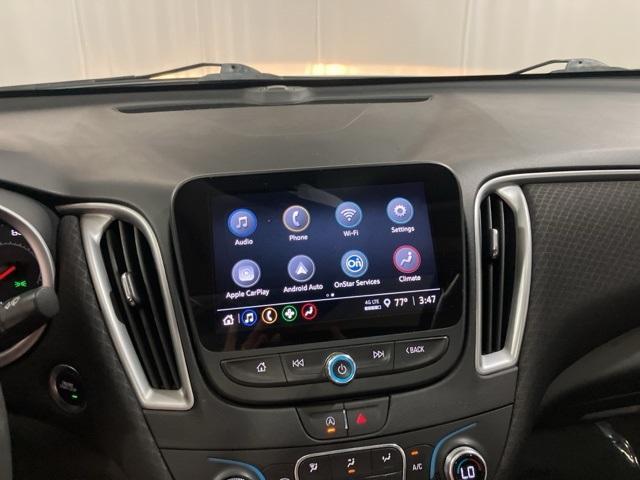 Photo of 2022 Summit White Chevrolet Malibu