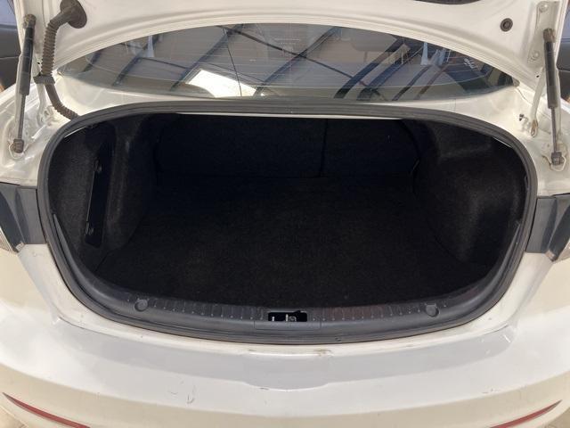 Photo of 2010 Crystal White Pearl Mica Mazda Mazda3