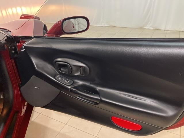 Photo of 1999 Magnetic Red Metallic Chevrolet Corvette