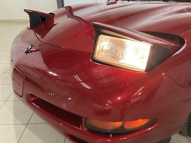 Photo of 1999 Magnetic Red Metallic Chevrolet Corvette