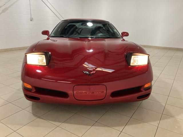 Photo of 1999 Magnetic Red Metallic Chevrolet Corvette
