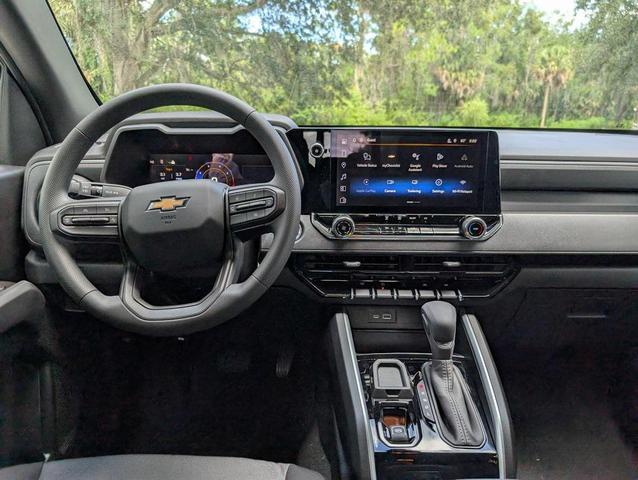 Photo of 2026 Summit White Chevrolet Colorado