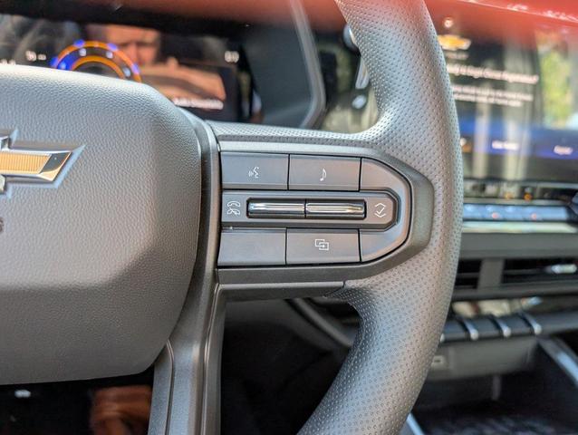 Photo of 2025 Snowdrift Metallic Chevrolet Colorado