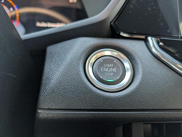 Photo of 2025 Snowdrift Metallic Chevrolet Colorado