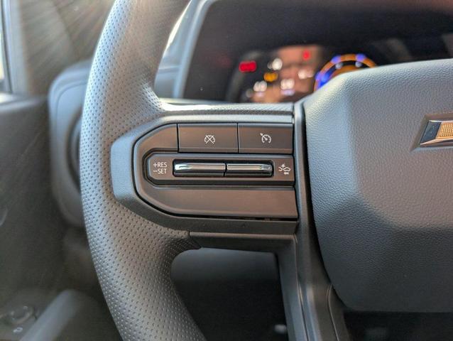Photo of 2025 Snowdrift Metallic Chevrolet Colorado