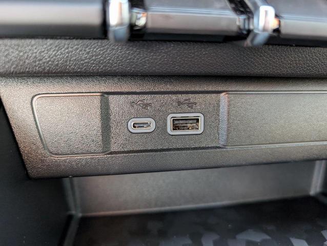 Photo of 2025 Snowdrift Metallic Chevrolet Colorado