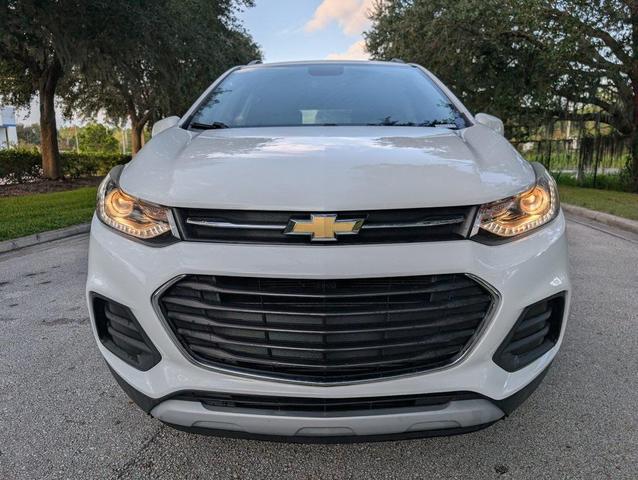 Photo of 2017 Summit White Chevrolet Trax