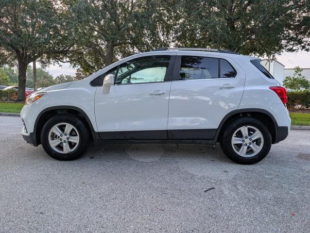 Photo of 2017 Summit White Chevrolet Trax