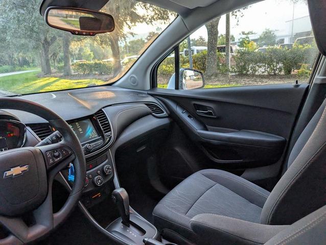 Photo of 2017 Summit White Chevrolet Trax