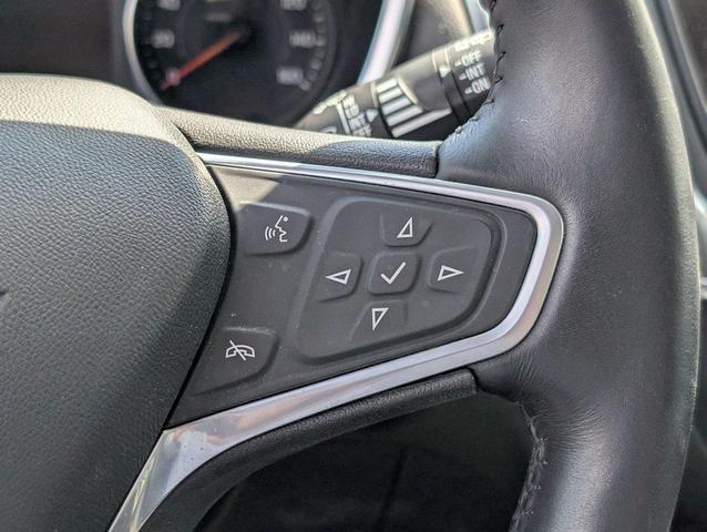 Photo of 2022 Silver Ice Metallic Chevrolet Equinox