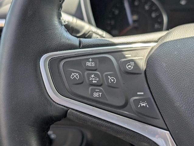 Photo of 2022 Silver Ice Metallic Chevrolet Equinox