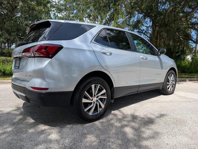 Photo of 2022 Silver Ice Metallic Chevrolet Equinox