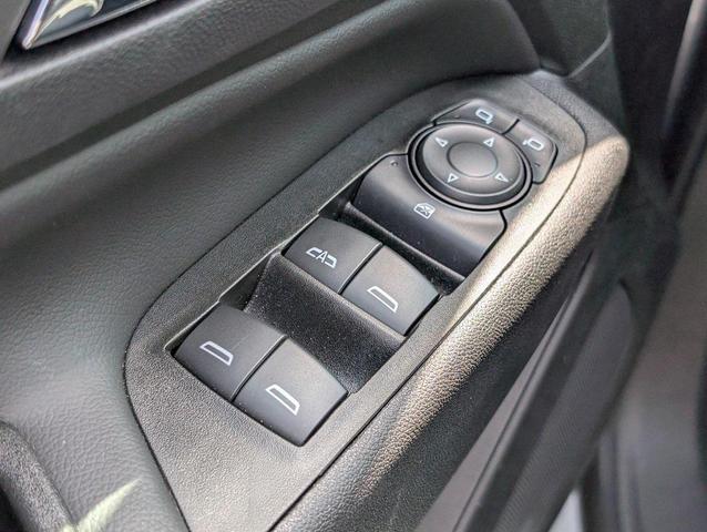 Photo of 2022 Silver Ice Metallic Chevrolet Equinox
