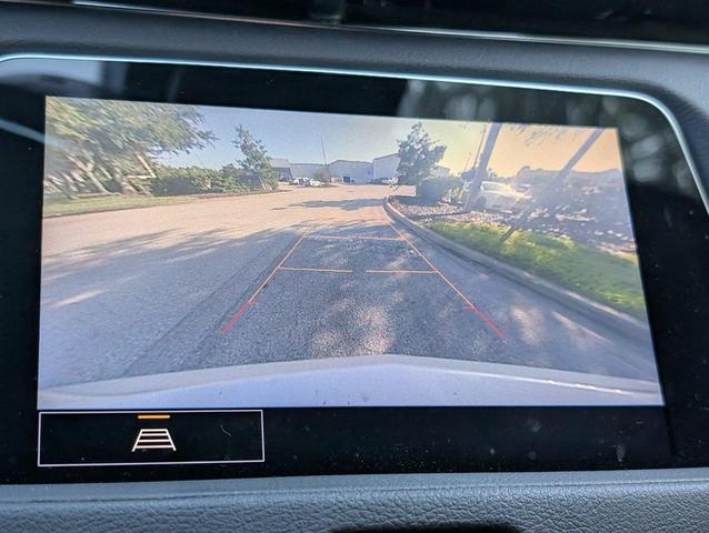 Photo of 2021 Crystal White Tricoat Cadillac XT4