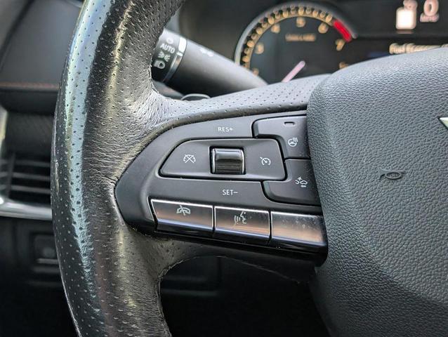 Photo of 2021 Crystal White Tricoat Cadillac XT4