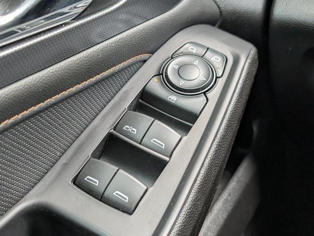 Photo of 2021 Iridescent Pearl Tricoat Chevrolet Traverse