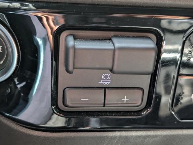 Photo of 2023 Summit White Chevrolet Silverado 1500