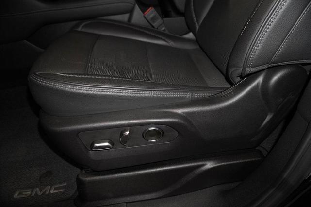 Photo of 2025 Onyx Black GMC Yukon XL