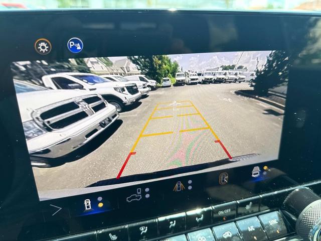 Photo of 2025 Summit White Chevrolet Colorado