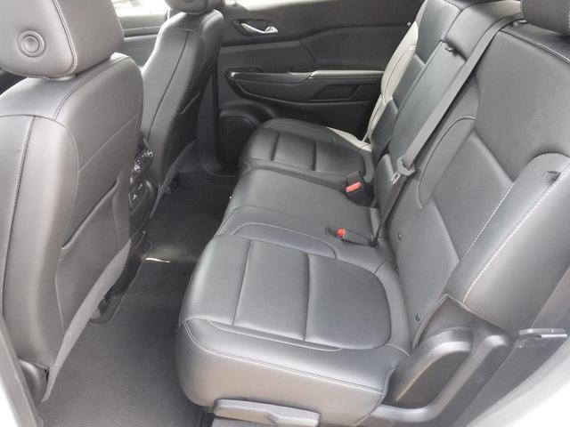 Photo of 2023 Summit White GMC Acadia