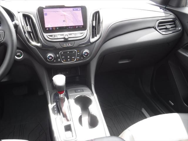 Photo of 2024 Iridescent Pearl Tricoat Chevrolet Equinox
