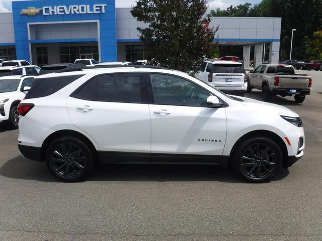 Photo of 2024 Iridescent Pearl Tricoat Chevrolet Equinox
