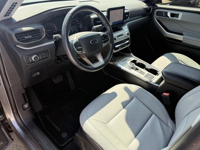 Photo of 2021 Gray Ford Explorer