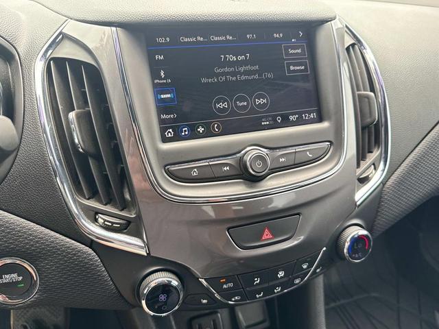 Photo of 2019 Pacific Blue Metallic Chevrolet Cruze
