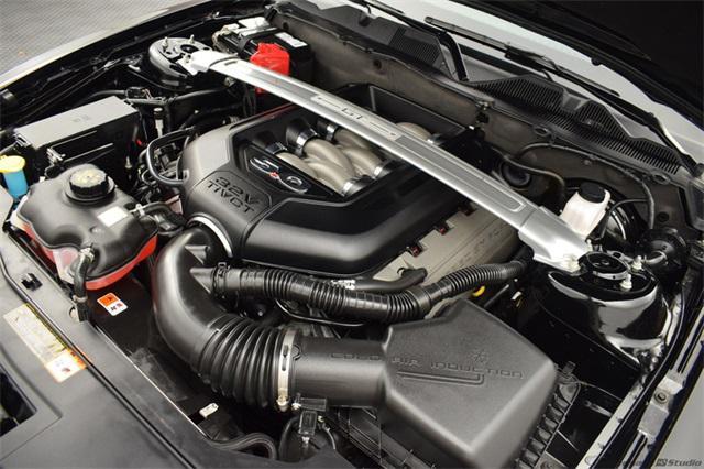 Photo of 2011 Ebony Ford Mustang