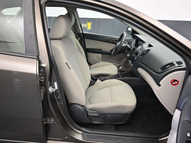 Photo of 2011 Bronze Kia Forte