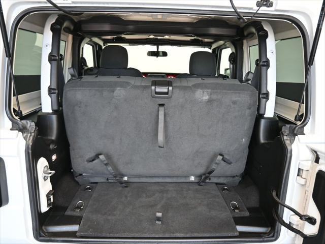 Photo of 2021 Bright White Clearcoat Jeep Wrangler