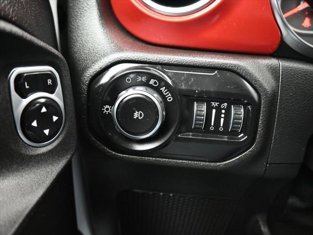 Photo of 2021 Bright White Clearcoat Jeep Wrangler