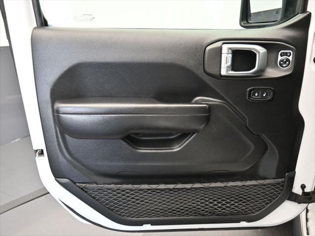 Photo of 2021 Bright White Clearcoat Jeep Wrangler