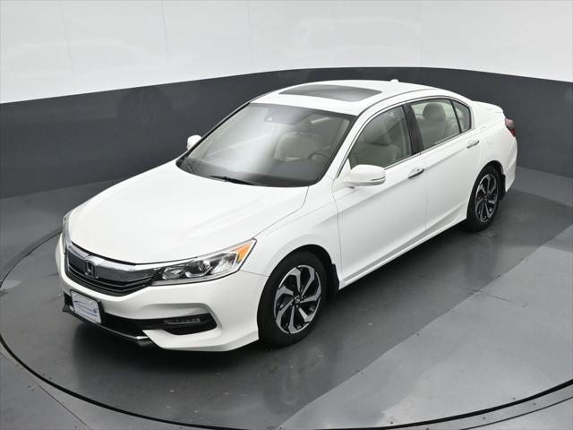 Photo of 2016 White Orchid Pearl Honda Accord